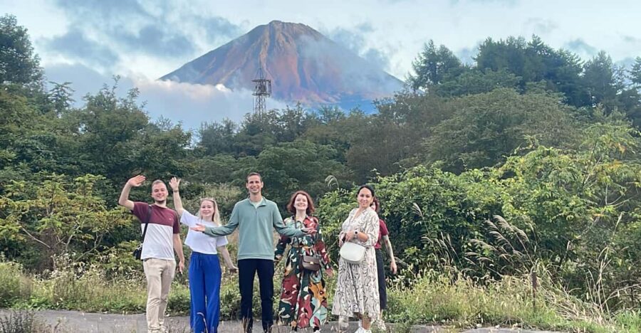 From Tokyo: Mount Fuji Private Tour With English Speaking Dr