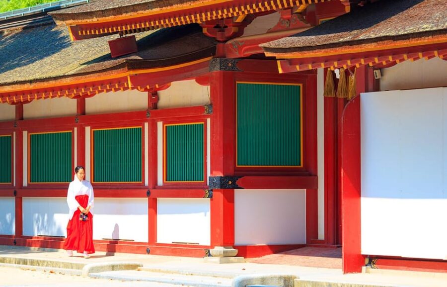 Fukuoka:Kyushu Tour With Dazaifu, Nyoirin-Ji Temple, Yufuin
