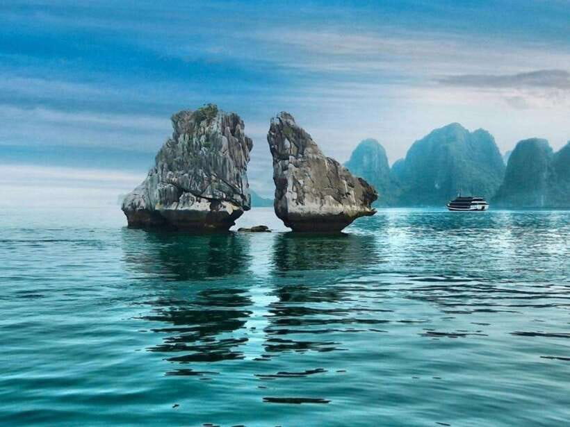 Full-Day Ha Long Cruise With Sea Activities & Local Lunch