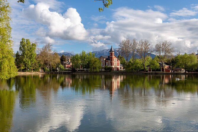 Full Day Private Guided Tour in Cerdanya - Private Vehicle Features