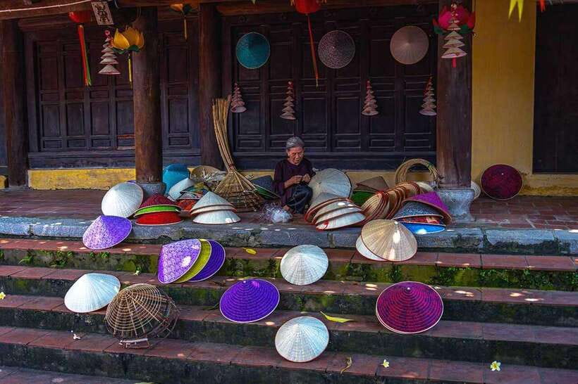 Full Day Tour: Incense Village, Hat-Making & Lacquer Art