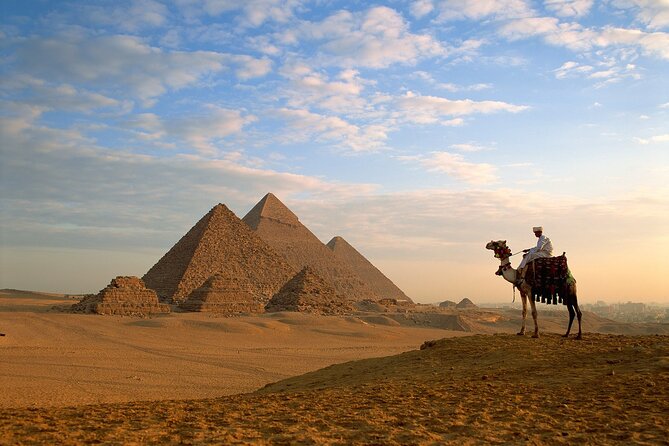 Full-Day Tour to Giza With Camel Ride and Egyptian Museum