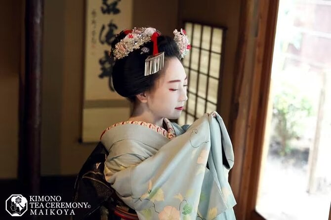 Geisha Show and Ozashikiasobi in Kyoto at a Traditional Machiya