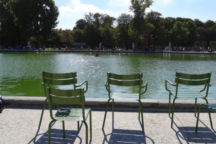 German Private Walking Tour Through Montmartre & Passages