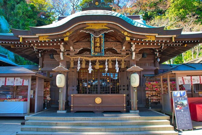 Gourmet Food and Temple Visit Tour in Enoshima