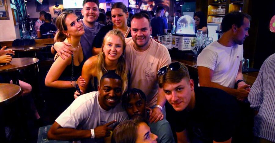 Granada: Pubs & Clubs Crawl With Drinks & Club Entry Ticket