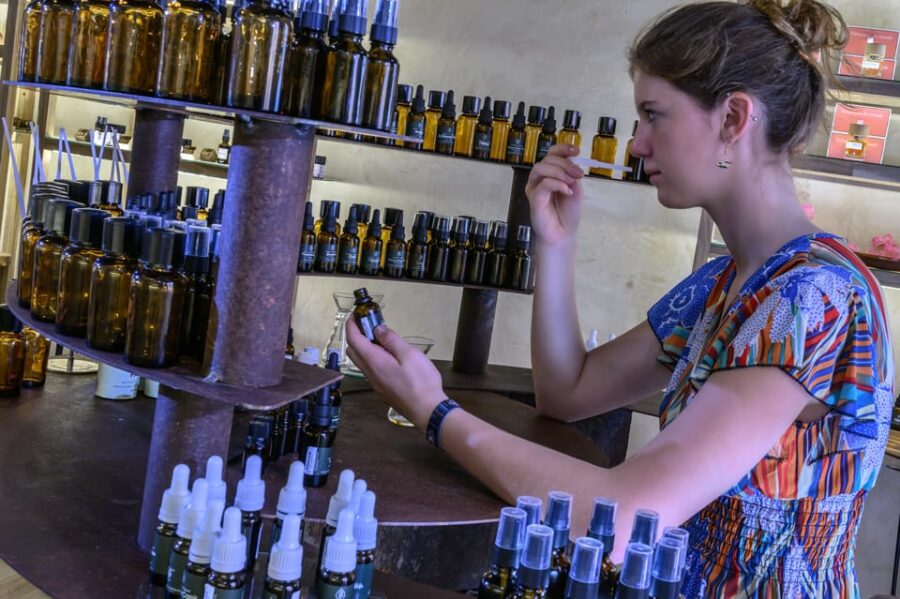 Grasse: 100% Natural Perfume Creation Workshop