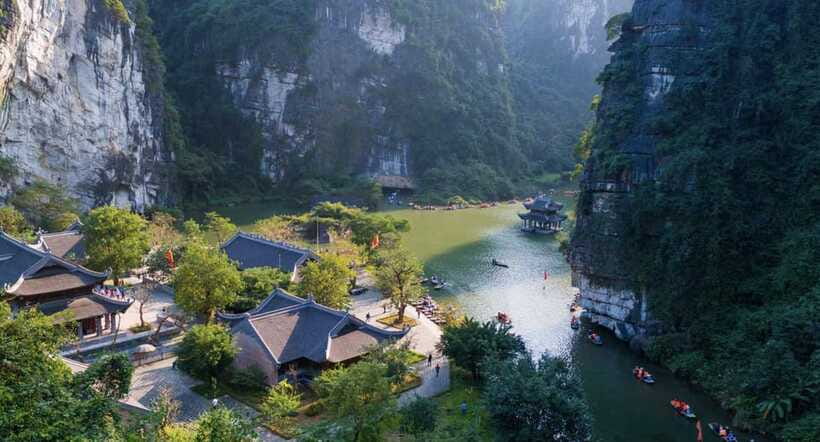 Group Tour: Hoa Lu – Tam Coc/Trang An – Mua Cave From Hanoi