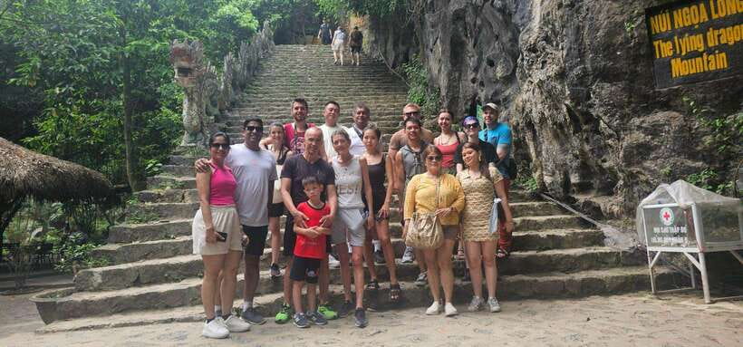 Group Tour: Hoa Lu – Trang an Boat Trip – Mua Cave