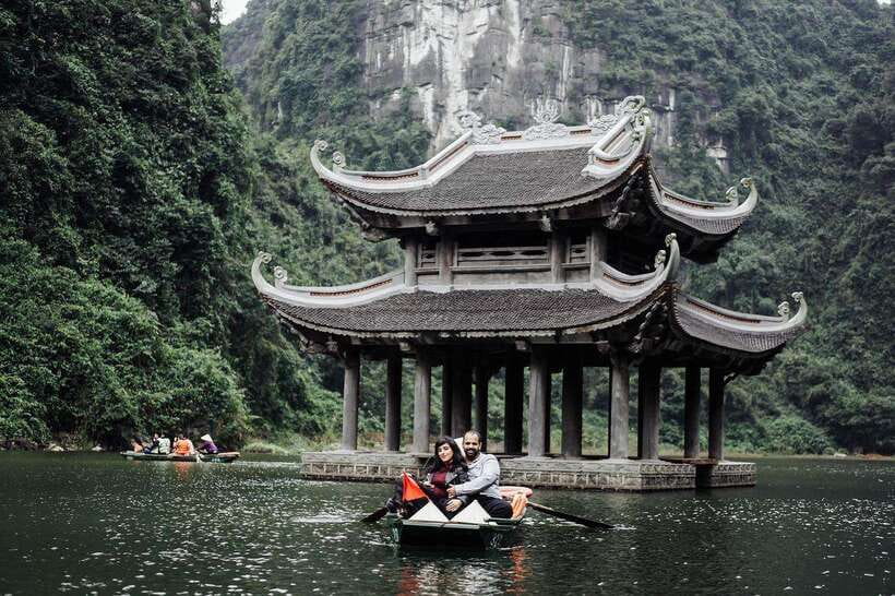 Group Tour: Hoa Lu – Trang An/Tam Coc – Mua Cave From Ha Noi