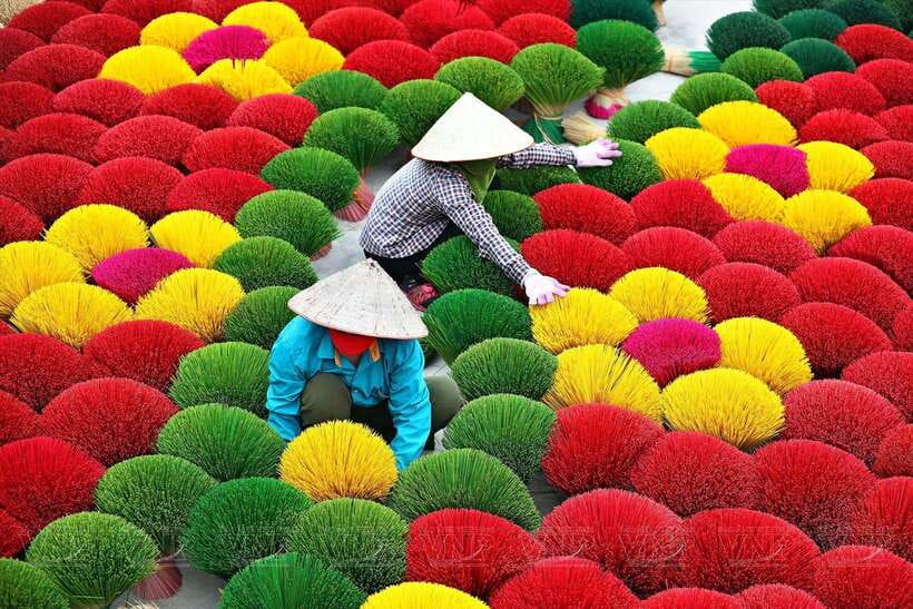 Ha Noi: Perfume Pagoda or Incense Village W Guide Pick up