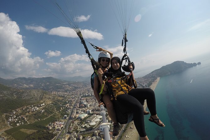 Halal Tandem Paragliding With Licensed Woman Pilot in Alanya
