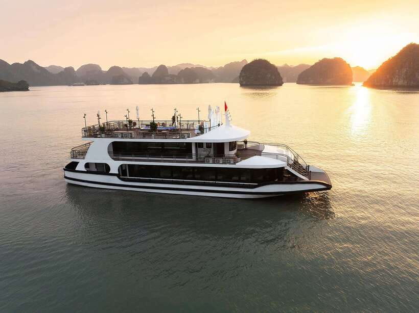 Halong Bay Luxury Cruise: Kayak&Swim,Cave, Party BEST SELLER - Tour Overview