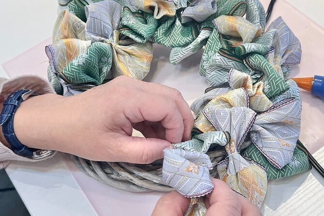 Handmade Wreath Experience Using Tatami Mat Edges in Setagaya
