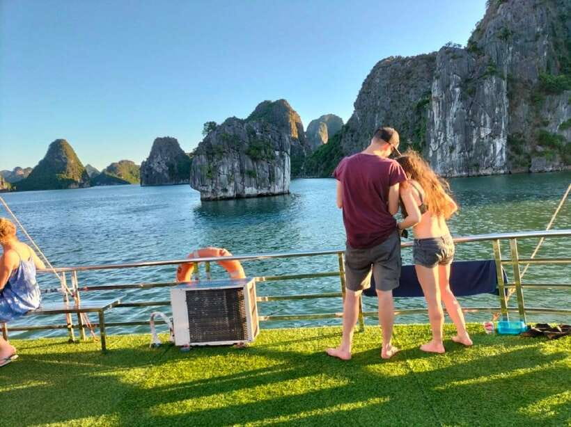 Hanoi: Full-Day Halong Bay Cruise With Swimming & Kayak Tour