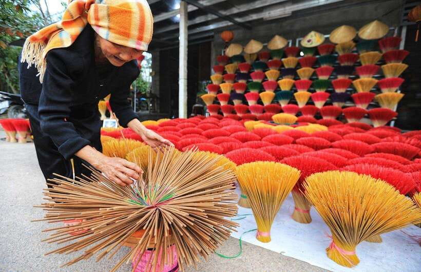 Hanoi: Incense Village, Hat-Making & Lacquer Art Full-Day