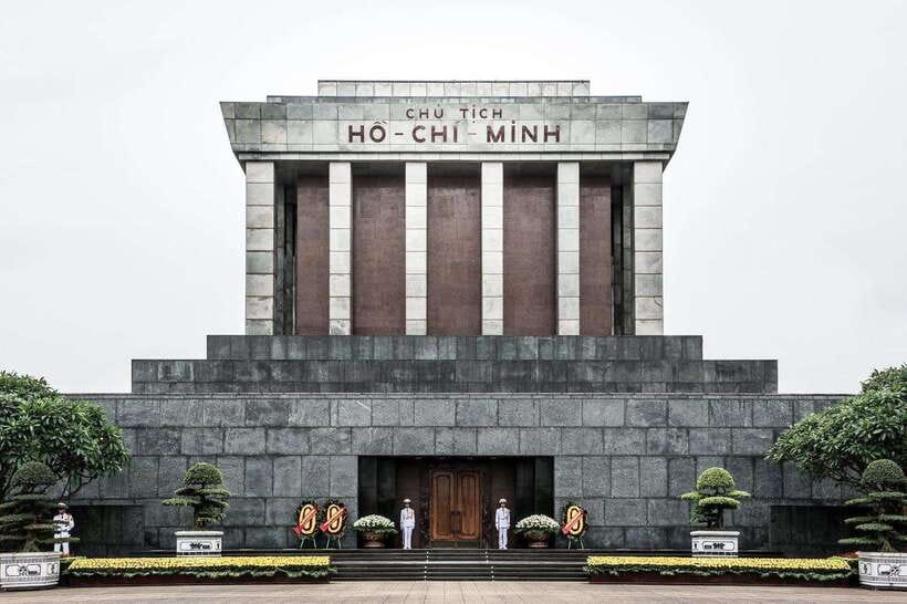 HANOI MOTORBIKING TO TOURIST ATTRACTIONS & STREET FOOD TOUR