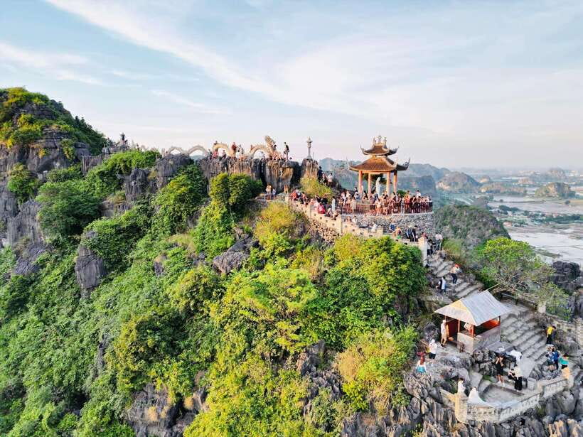 Hanoi: Ninh Binh Trip to Bai Dinh Pagoda, Trang An, Mua Cave