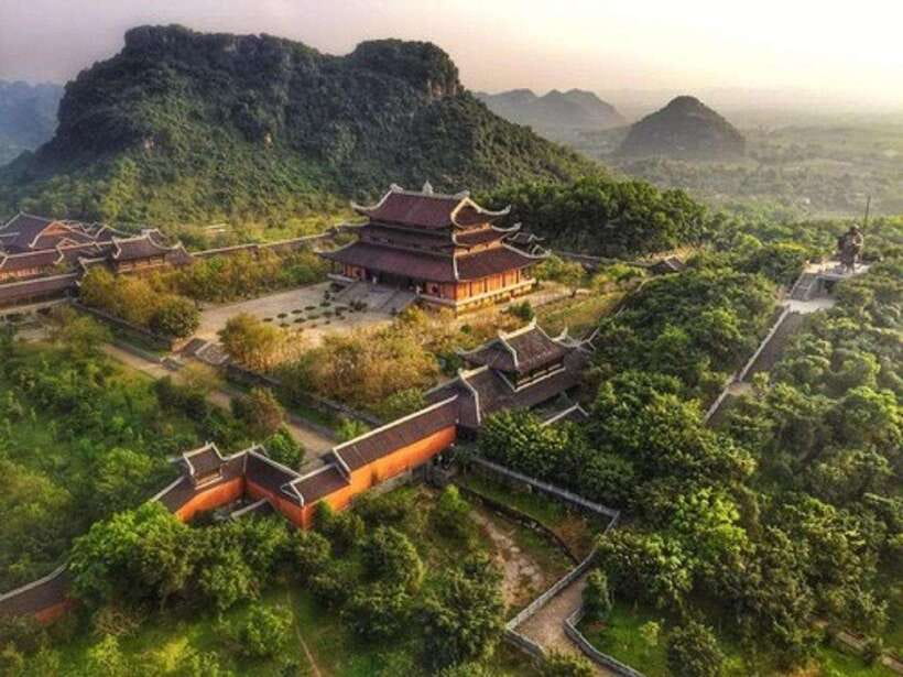 Hanoi: Trang An Boat, Bai Dinh Pagoda and Mua Cave Day Tour - Tour Overview