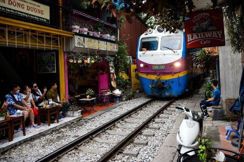 Hanoi: Vietnam War Remnants Museum & Local Train Street - Tour Overview