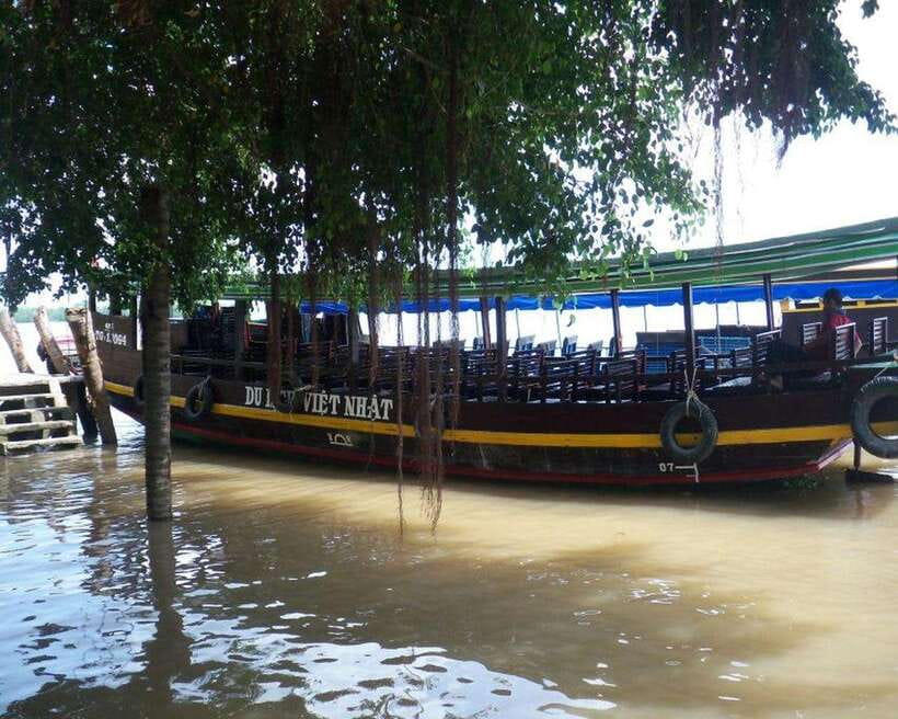 HCMCity: Full Day Combine Cu Chi Tunnels & Mekong Delta