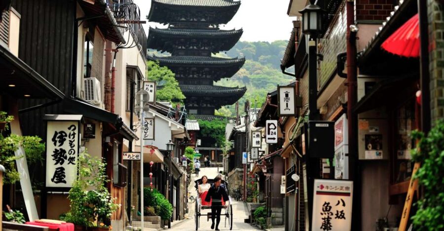 Higashiyama | Kyoto: Sakura Season Private Rickshaw Tour