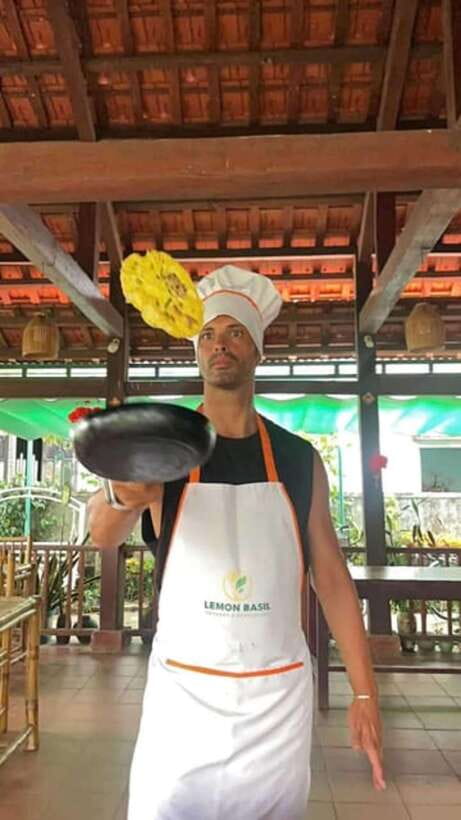 Hoi An Biking Countryside Cooking Class in Tra Que Vegetable