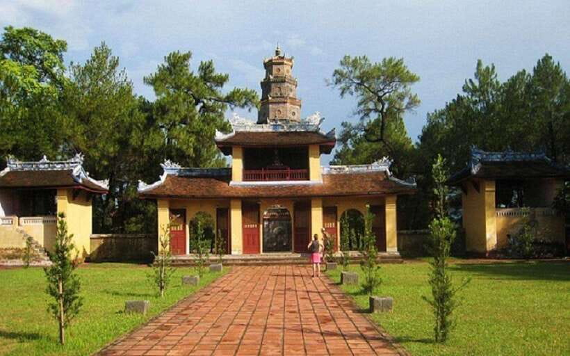 Hue City Tour 1 Day by Private Car and Dragon Boat Cruise