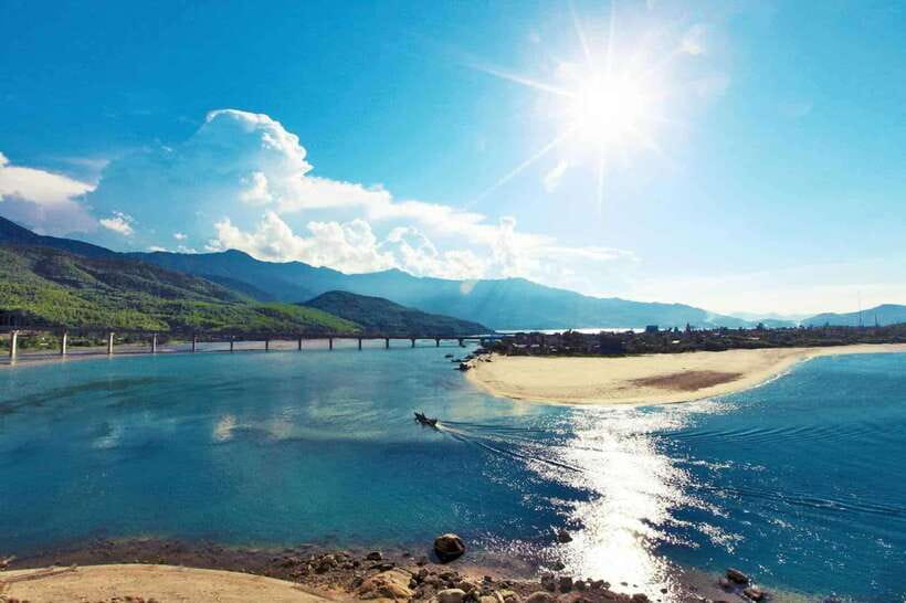 Hue: Lang Co Beach, Lap an Lagoon, Hai Van Pass Daily Tour