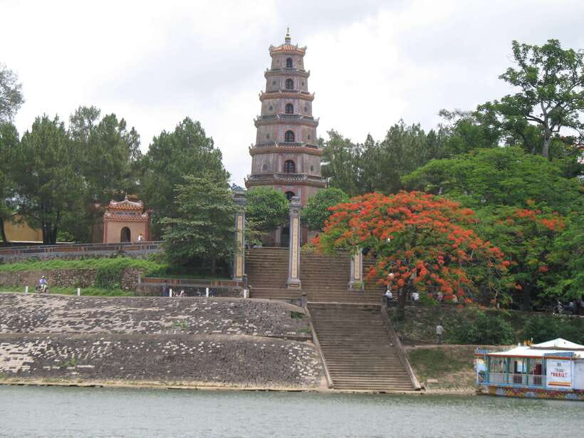 Hue: Perfume River Dragon Boat Cruise Pagoda & Tombs Visit