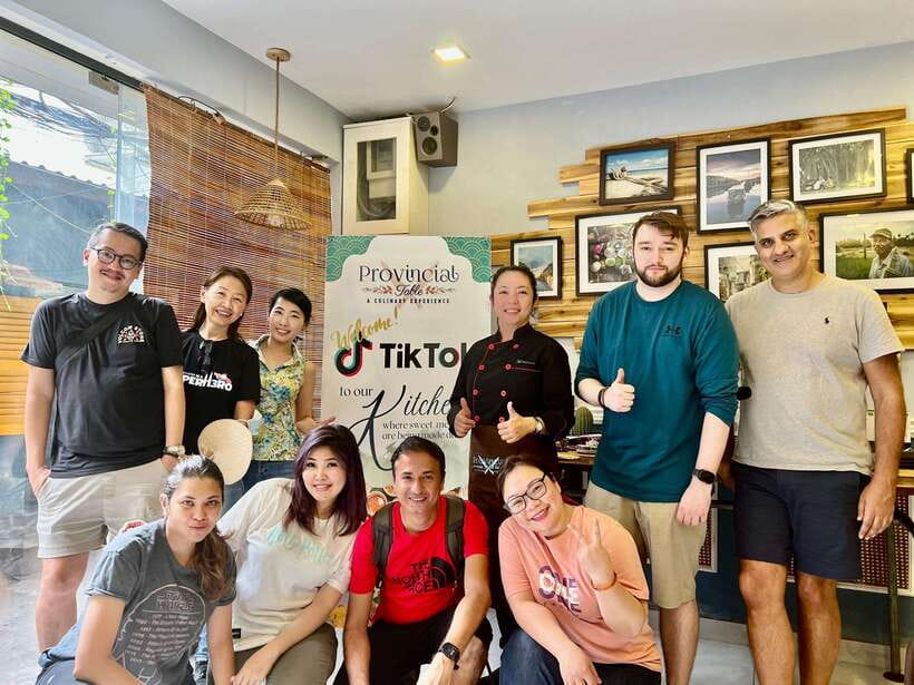 Immersive Cooking Class & BenThanh Market Tour By Local Chef