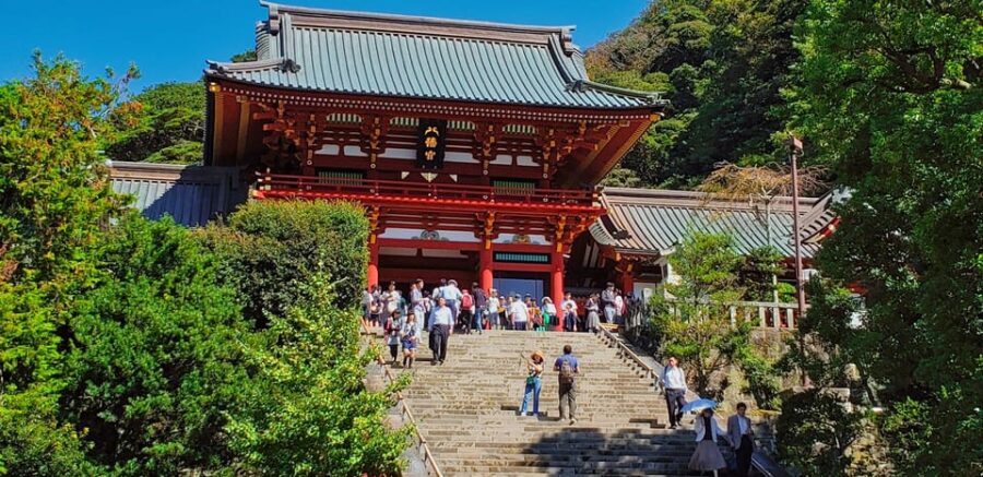 Kamakura: Greedy Gourmet and Temple Tour