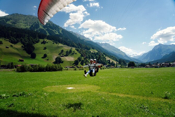 KLOSTERS: Paragliding For 2 – Couples (Video &Photos Incl.)