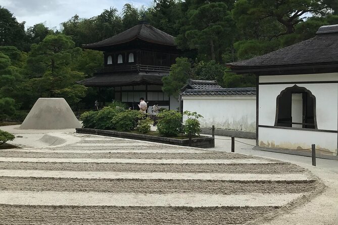Kyoto Bus Tour: Iconic Kinkakuji, Ginkakuji, Kiyomizu Temple【AW】
