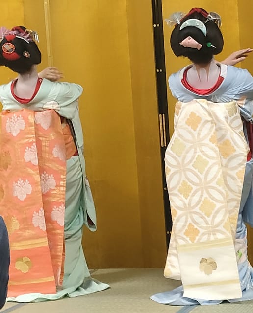 Kyoto: Gion Geisha District Walking Tour at Night