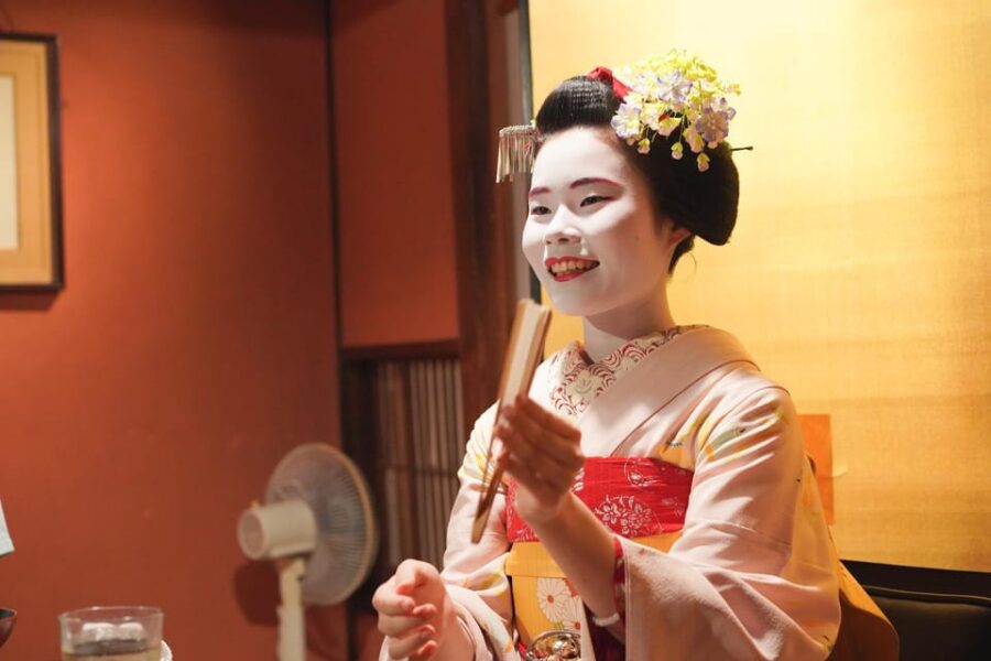 Kyoto: Maiko Dinner in Traditional Restaurant and Tour