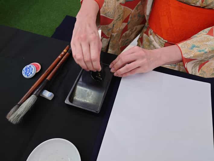 Kyoto: Sumi Ink and Brush Calligraphy Experience