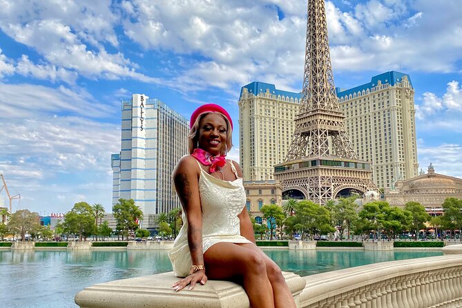 Las Vegas Walking Tour With Photo Taking - Photography Services