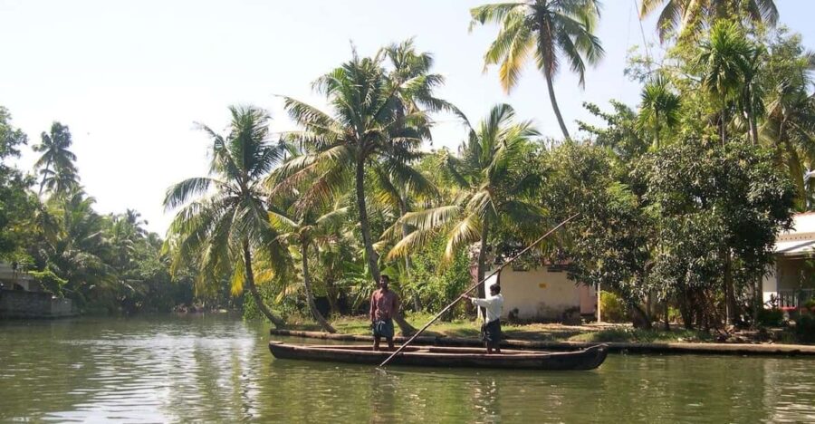 Luxurious, Overnight Alleppey Houseboat Tour (02 Days)