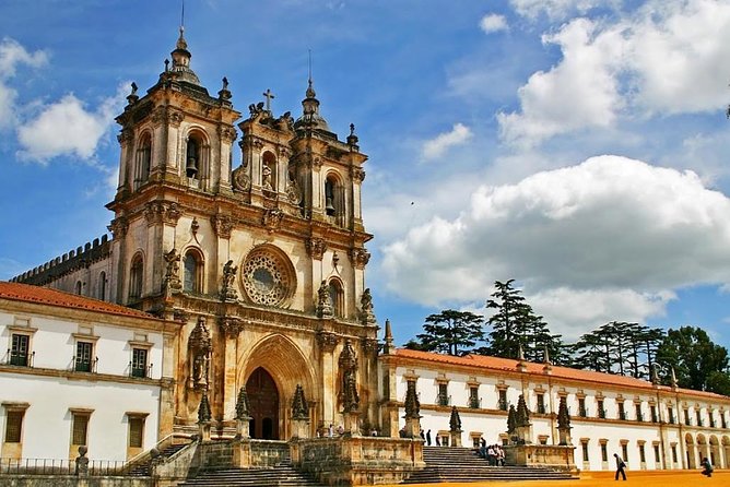 Medieval Knights Templar and Alcobaça Private Day Trip From Lisbon - Itinerary Highlights