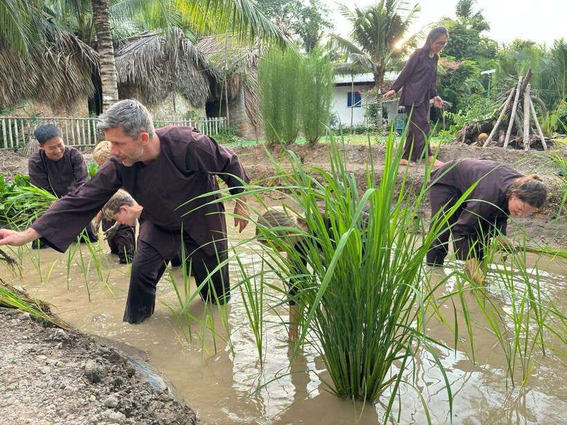 Mekong Delta Experience 1Day: Bicycle-Kayak-CANO & Fishing