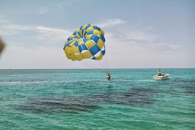 Montego Bay Fast Track Sightseeing Plus Parasailing