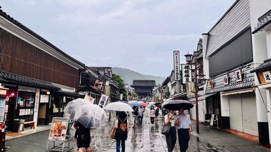 Nagano, Snow Monkey Park, Zenkoji Temple English Guide Tour.