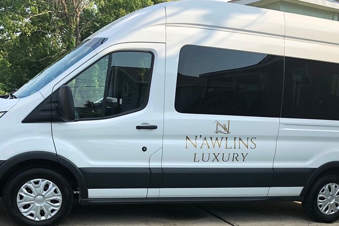 N’awlins Luxury: Mini Bus Airport Transportation