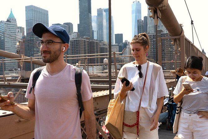 New York City Brooklyn Bridge Self Guided Game and Tour - Game and Tour Features