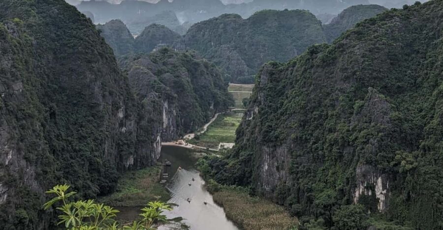 Ninh Binh Tour: Hoa Lu – Tam Coc/Trang An – Mua Cave