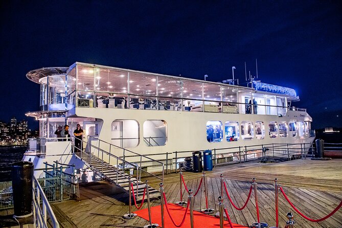 NYC Valentines Dinner Cruise With Live Entertainment and Open Bar - Cruise Inclusions
