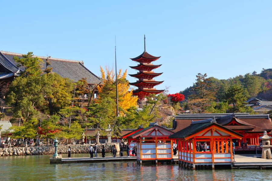 Osaka/Kyoto: Hiroshima Miyajima Bus Tour & Shinkansen Ticket