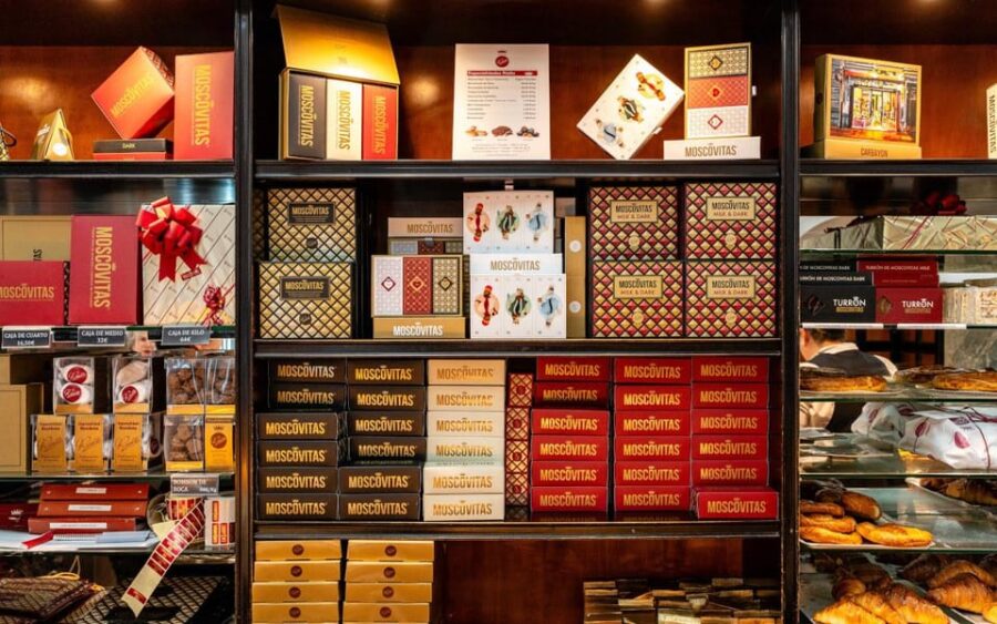 Oviedo: Tour With Tasting of Moscovitas and Other Asturian Sweets