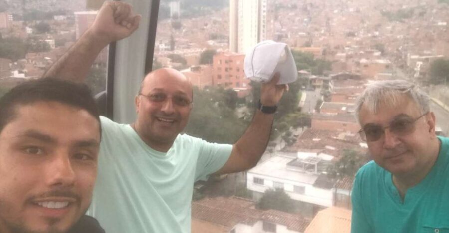Pablo, Comuna 13 & Cable Car Express Tour